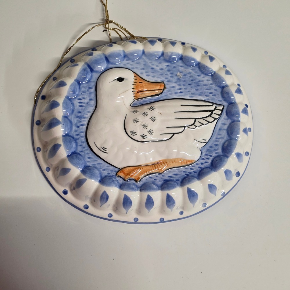 Sigma The Tastesetter Ceramic Duck Mold Blue White Hand Painted Wall Decor